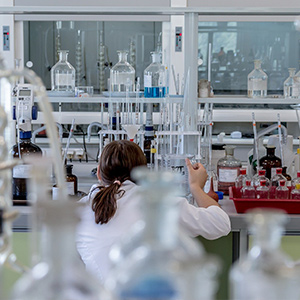 與普通分析型 HPLC 相比，UPLC 有哪些優(yōu)勢(shì)？